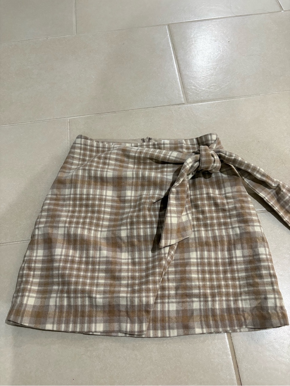 NWOT Wilfred Aritzia Plaid Wool Cashmere Wrap Mini Skirt Size 2 preppy academia